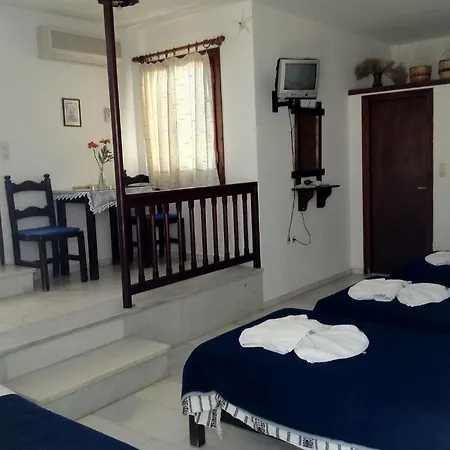 西格玛海滩公寓酒店 2* Naxos City